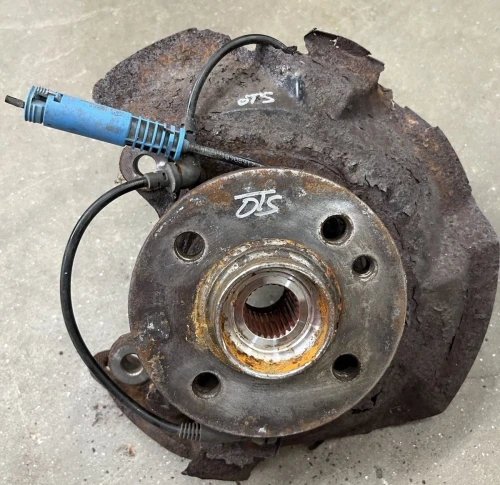 MINI Cooper Front Left/Driver With Hub With Bearing Used OEM Steering Knuckle Spindle