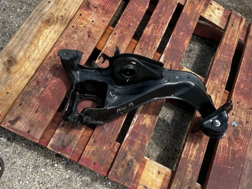 2016-2019 MINI Cooper Rear Right/Passenger With Hub Used OEM Steering Knuckle Spindle