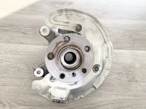 2014-2019 MINI Cooper Front Left/Driver With Hub With Bearing Used OEM Steering Knuckle Spindle