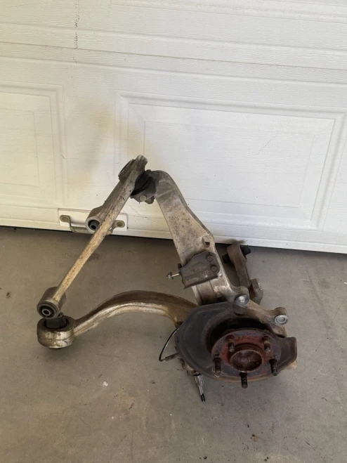2003-2005 Nissan 350Z Front Right/Passenger Used OEM Steering Knuckle Spindle