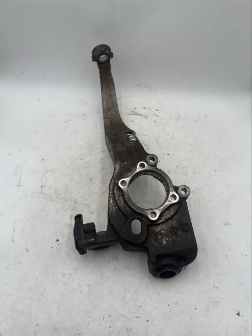 2003-2004 Nissan 350Z Front Right/Passenger Used OEM Steering Knuckle Spindle