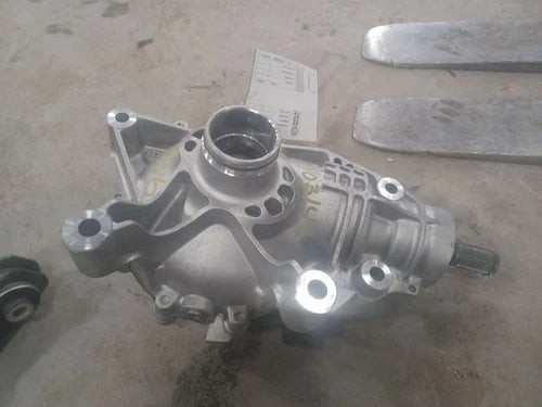 2023 Carrier for Grand Cherokee 2768761 Used OEM Differentials & Carriers used OEM differential carrier assembly