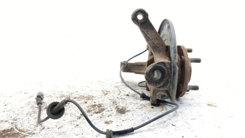 2002-2006 Nissan Altima Front Right/Passenger With Hub Used OEM Steering Knuckle Spindle