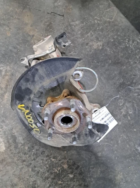 2022 Nissan Rogue 4354373 Front Right/Passenger Used OEM Steering Knuckle Spindle