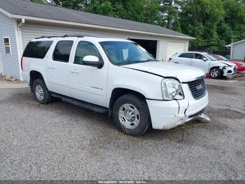 2013 GMC Yukon Xl 2500 Front Axle Used OEM Differential Carrier Assembly used OEM front differential carrier assembly