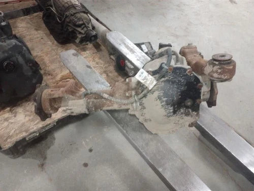Carrier Front Axle 3.73 Ratio Opt GT4 Fits 17-19 SIERRA 2500 PICKUP 2655117 used OEM used auto part