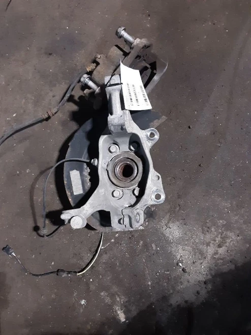 2015-2024 Nissan Murano 2462549 Front Left/Driver Used OEM Steering Knuckle Spindle