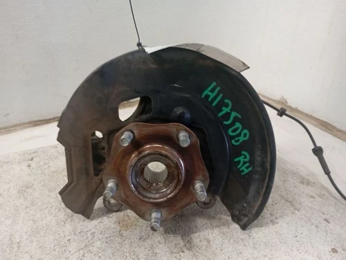2017-2022 Nissan Rogue Sport Front Right/Passenger Used OEM Steering Knuckle Spindle