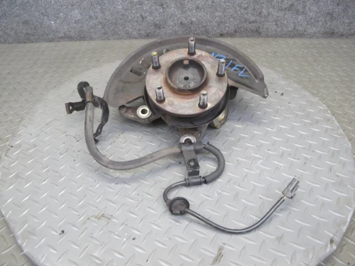 1992-1996 Nissan Front Left/Driver With Hub Used OEM Steering Knuckle Spindle