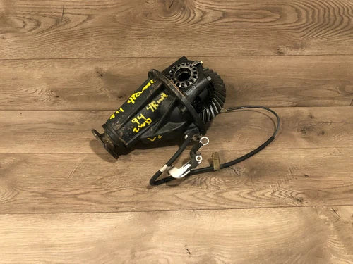 90-95 TOYOTA 4RUNNER SR5 V6 2WD 3.0L RATIO 3.90 REAR DIFFERENTIAL BACK DIFF OEM used OEM rear differential carrier assembly