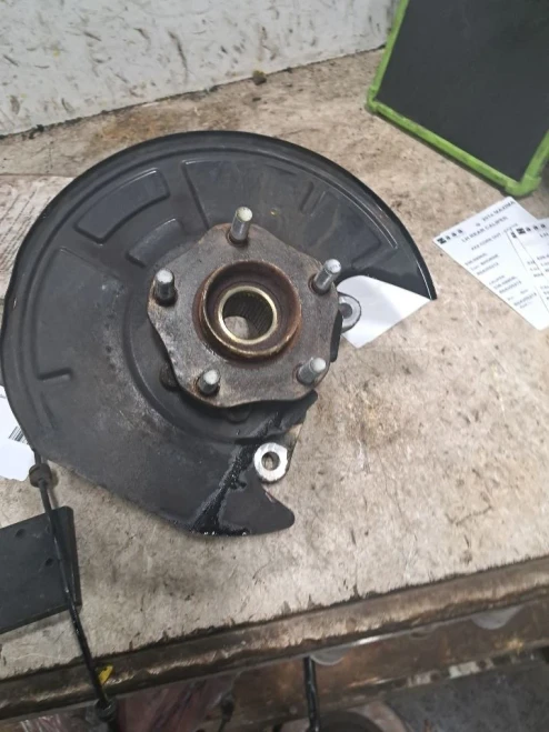 2014 Nissan Maxima 4355242 Front Right/Passenger Used OEM Steering Knuckle Spindle