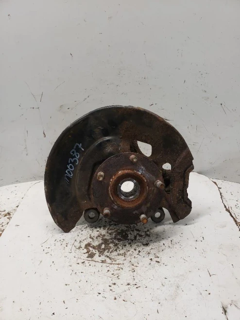 2015-2020 Nissan Rogue 1468161 Front Left/Driver Used OEM Steering Knuckle Spindle