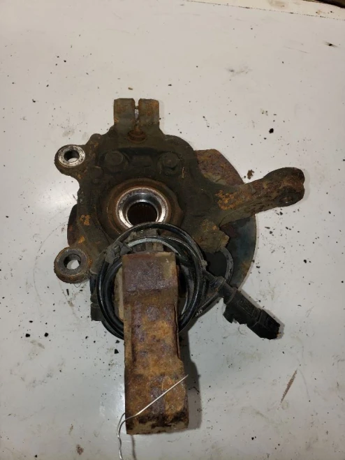 2009-2014 Nissan Cube 1333533 Front Left/Driver Used OEM Steering Knuckle Spindle