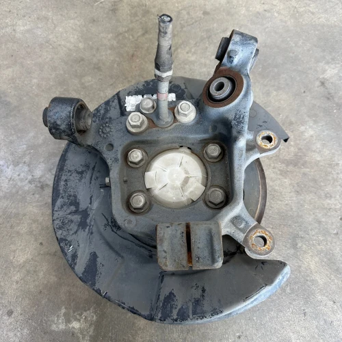 2013-2020 Nissan Pathfinder Rear Right/Passenger FWD With Hub Used OEM Steering Knuckle Spindle