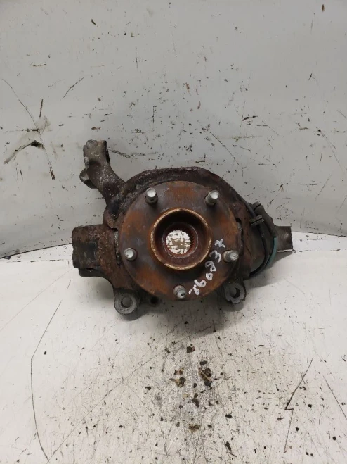 2011-2017 Nissan Quest 1582428 Front Right/Passenger ABS Used OEM Steering Knuckle Spindle