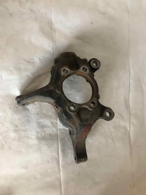 2011-2022 Nissan Leaf Front Left/Driver FWD Used OEM Steering Knuckle Spindle