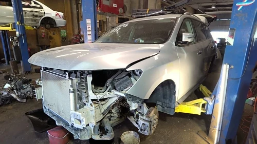 2013-2020 Nissan Pathfinder 33210386 Front Left/Driver Used OEM Steering Knuckle Spindle