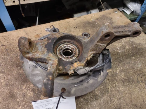 2004-2008 Nissan Maxima 2283878 Front Right/Passenger Used OEM Steering Knuckle Spindle