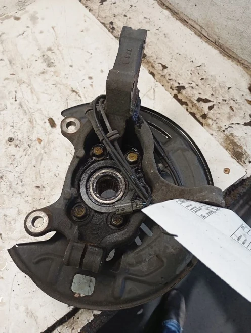 2011-2025 Nissan Leaf 4252847 Front Right/Passenger Used OEM Steering Knuckle Spindle