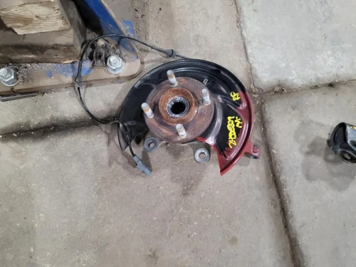 2022-2025 Nissan Kicks 1960723 Front Right/Passenger Used OEM Steering Knuckle Spindle