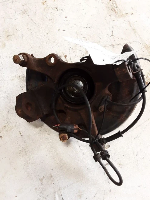 2000-2004 Nissan Xterra 1930921 Front Left/Driver Used OEM Steering Knuckle Spindle