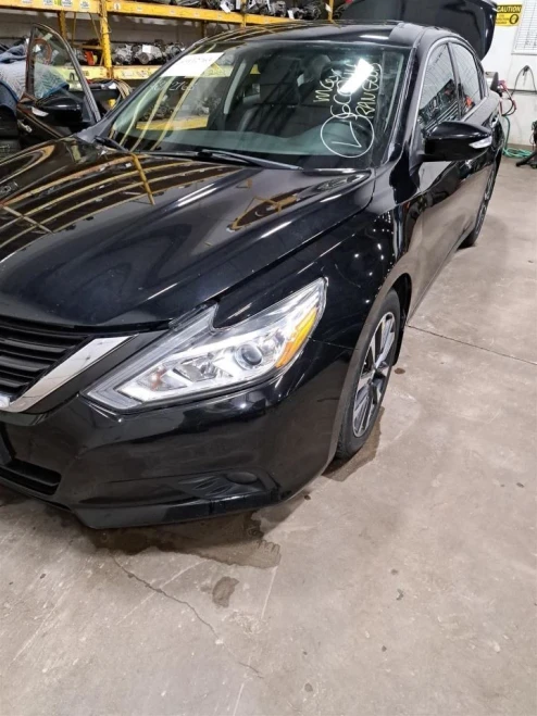 2016 Nissan Altima 4399694 Front Left/Driver Used OEM Steering Knuckle Spindle