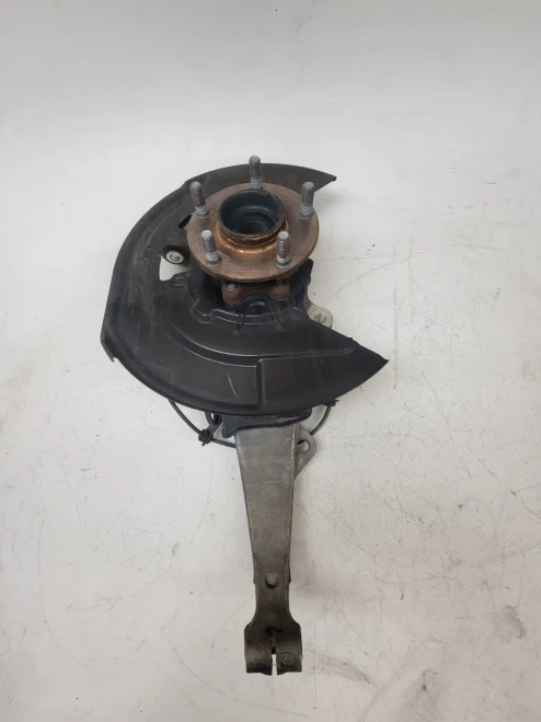 2013 Nissan Front Left/Driver With Hub Used OEM Steering Knuckle Spindle