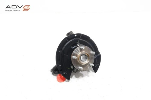 2025 Nissan Kicks Rear Left/Driver AWD With Hub Used OEM Steering Knuckle Spindle