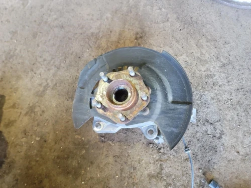 2015-2020 Nissan Murano 2331175 Front Right/Passenger Used OEM Steering Knuckle Spindle