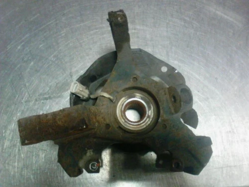 1995-1996 Oldsmobile Aurora 1334483 Front Right/Passenger Used OEM Steering Knuckle Spindle