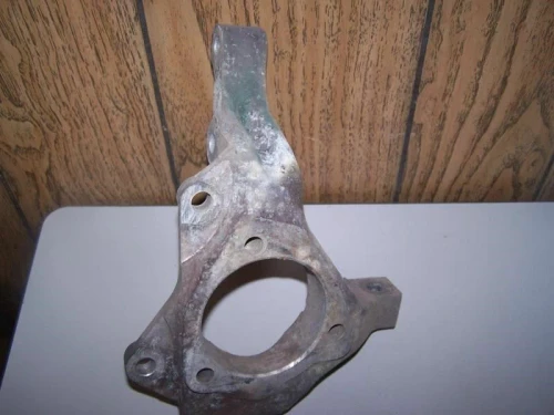 1997-2000 Oldsmobile Silhouette Front Left/Driver Used OEM Steering Knuckle Spindle