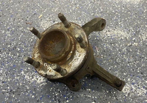 2005-2006 Pontiac GTO Front Right/Passenger With Hub With Bearing Used OEM Steering Knuckle Spindle