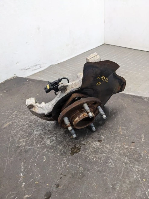 2006-2010 Pontiac Solstice 1184205 Front Right/Passenger Used OEM Steering Knuckle Spindle