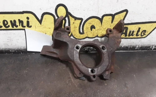 1991-1995 Pontiac Grand Am 1372362 Front Left/Driver Used OEM Steering Knuckle Spindle