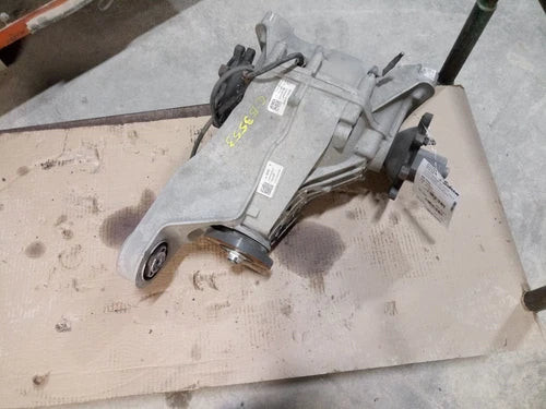 2021-2023 Rear Carrier 3.23 Ratio 85151303 fits Escalade 2967388 Used OEM Rear Differential Carriers used OEM rear
