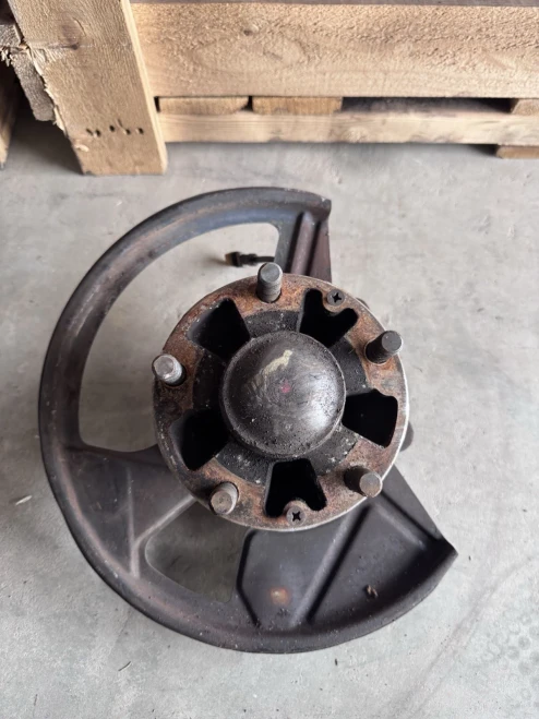 1992-1995 Porsche Front Left/Driver With Hub Used OEM Steering Knuckle Spindle