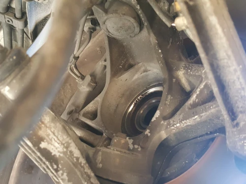1998-1999 Porsche Boxster Rear Right/Passenger 2WD With Hub Used OEM Steering Knuckle Spindle