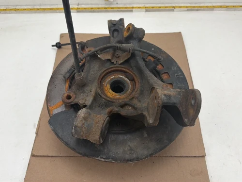 2004-2006 Porsche Cayenne Rear Right/Passenger With Hub Used OEM Steering Knuckle Spindle
