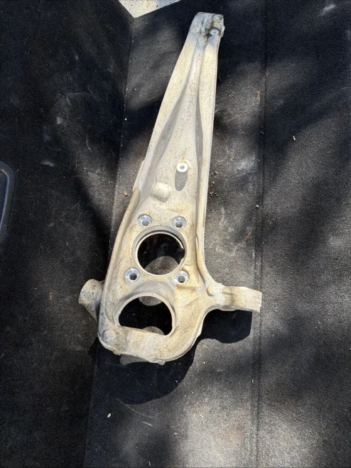 2012-2018 Porsche Cayenne Front Right/Passenger Used OEM Steering Knuckle Spindle