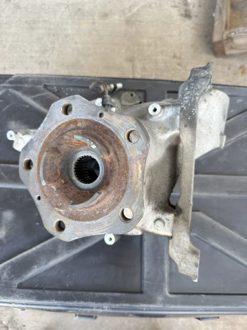 2007-2008 Porsche 911 Front Left/Driver With Hub Used OEM Steering Knuckle Spindle