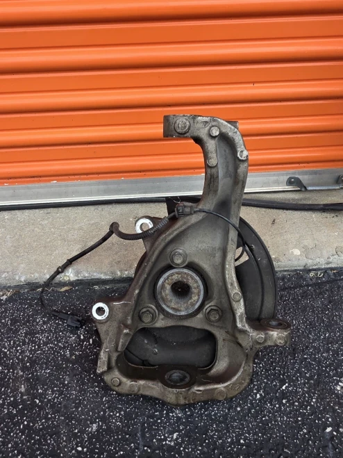 2013-2018 Ram 1500 Front Left/Driver RWD With Hub Used OEM Steering Knuckle Spindle