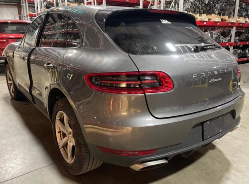 2018 Porsche Macan 2.0L Rear Carrier Differential Case 17 18 Used OEM Rear Differential Carriers used OEM rear differential