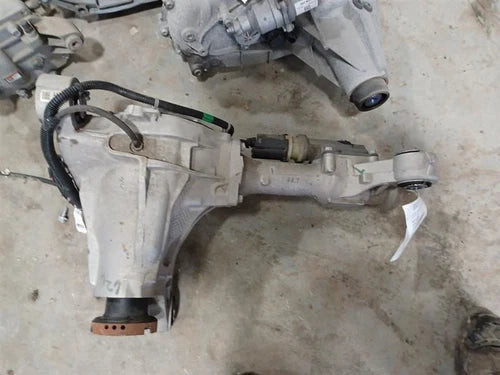 2019-2020 Front Axle Carrier 3.42 Ratio 84692149 fits Sierra 1500 2722323 Used OEM Front Differential Carriers used OEM front