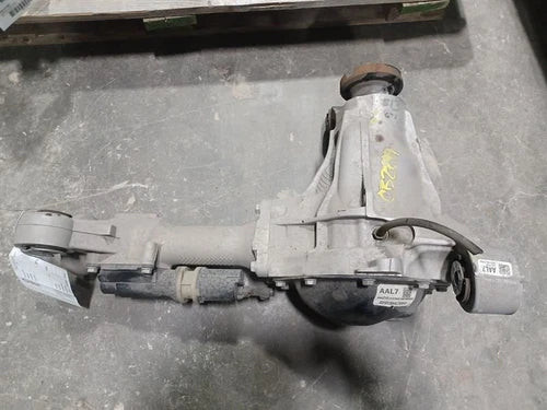 2019-2020 Front Axle Carrier 3.23 Ratio 84536840 fits Sierra 1500 2715505 Used OEM Front Differential Carriers used OEM front