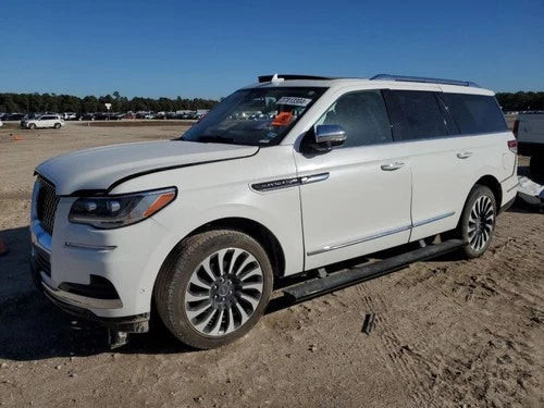 2022 Lincoln Navigator Front Differential Carrier Axle Used OEM Front Differential Carriers used OEM front differential
