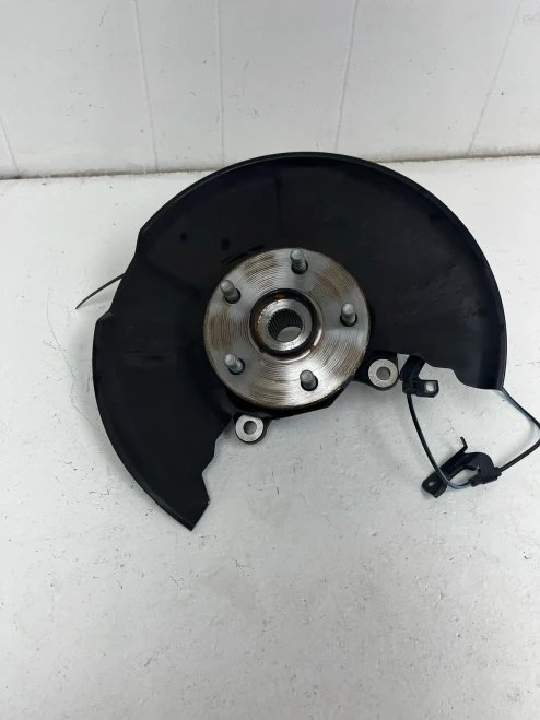 2024-2025 Toyota Corolla Front Right/Passenger AWD With Hub Used OEM Steering Knuckle Spindle