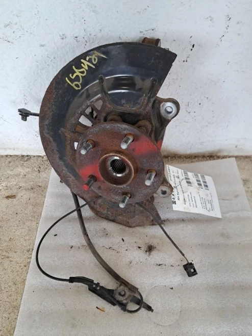 2018 Toyota Camry 4486918 Front Right/Passenger Used OEM Steering Knuckle Spindle
