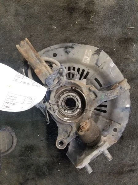 2011-2019 Toyota Sienna 1886841 Front Right/Passenger FWD Used OEM Steering Knuckle Spindle