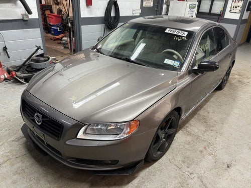 2007-2010 Carrier/Differential Volvo 80 Series 07 08 09 10 Used OEM Differentials & Carriers used OEM differential carrier