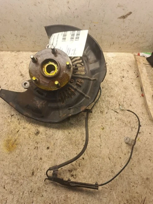 2018 Toyota Highlander 4508973 Front Left/Driver Used OEM Steering Knuckle Spindle